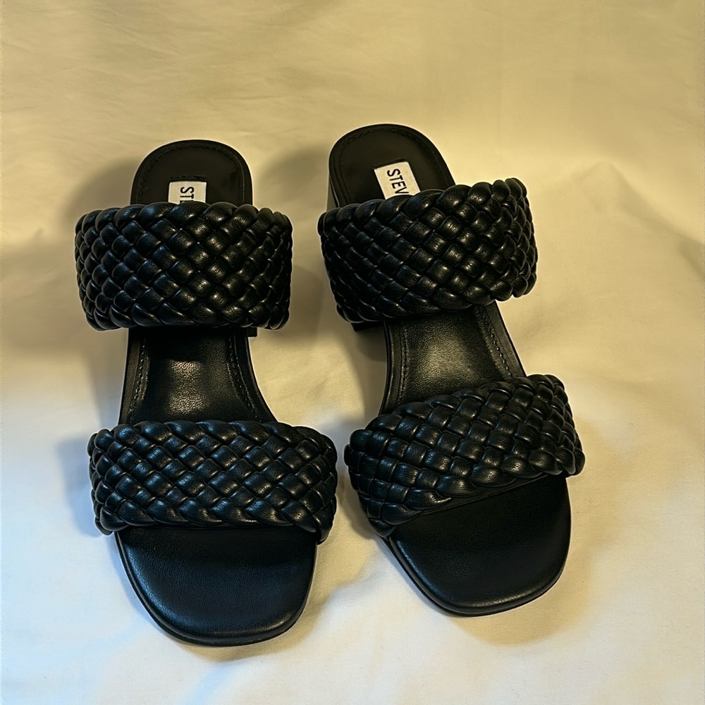 NWT Steve Madden Black Braided Sandals size 7.5